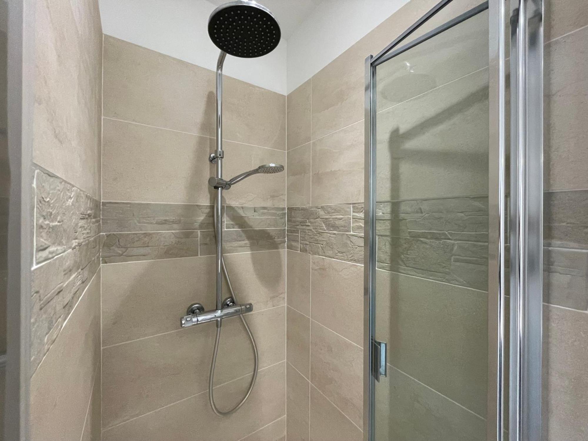 Bel Appartement, 2 Lits Doubles, Parking Gratuit Chablis Exterior foto