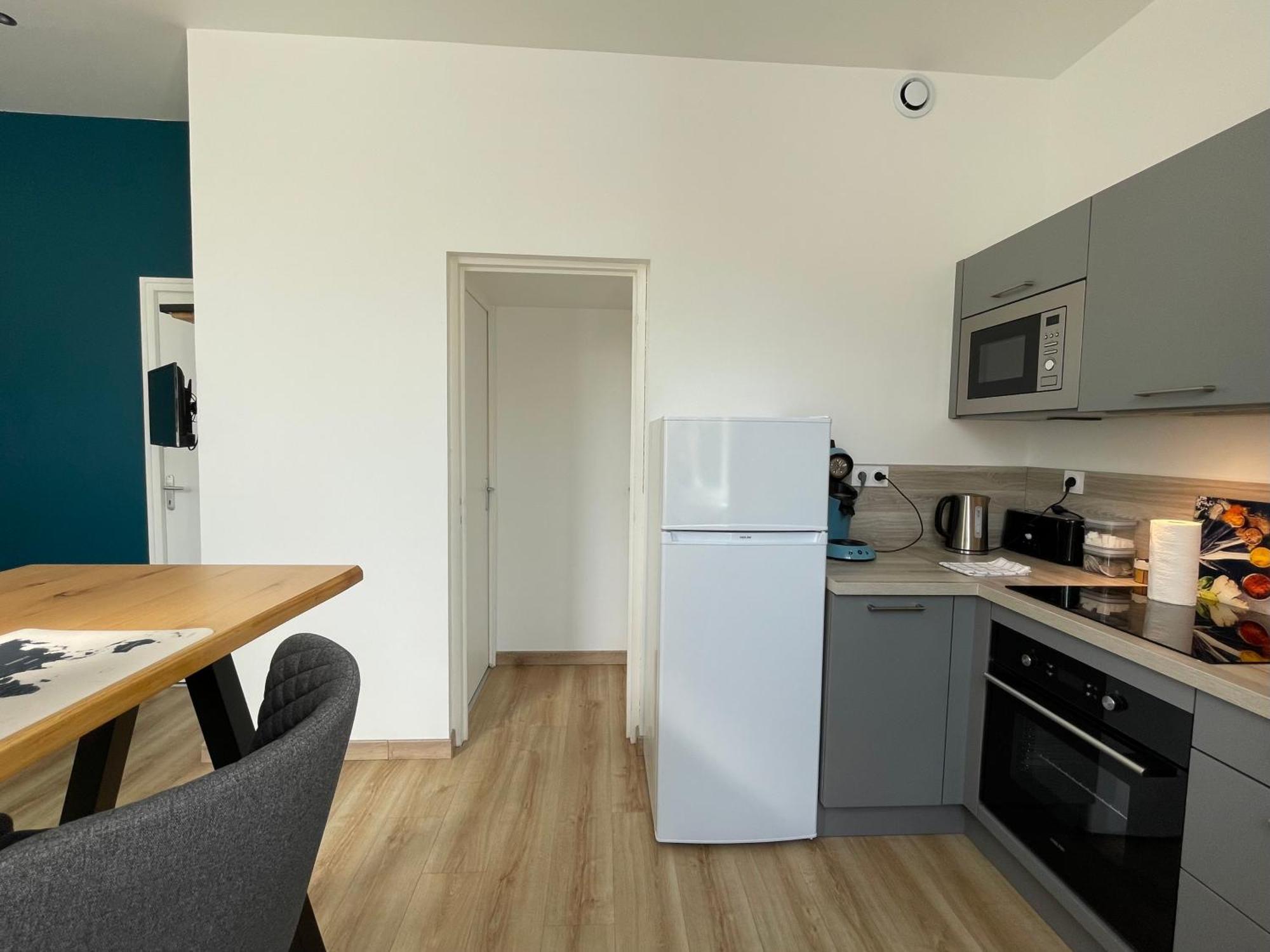 Bel Appartement, 2 Lits Doubles, Parking Gratuit Chablis Exterior foto